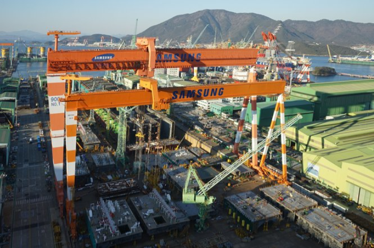 Samsung Heavy Industries has received an order for two 13,000 TEU container ships
