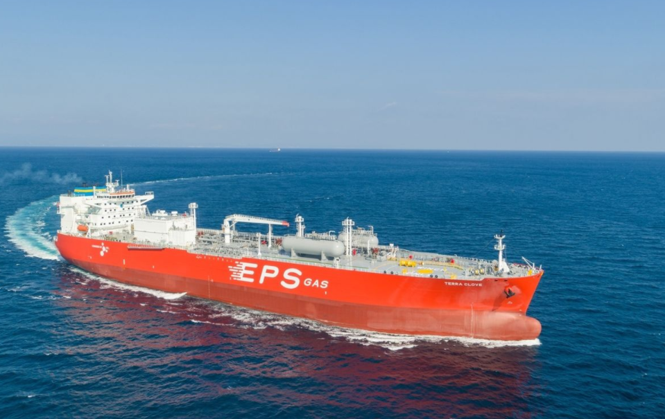 EPS Receives World's First Ammonia Dual-Fuel VLAC