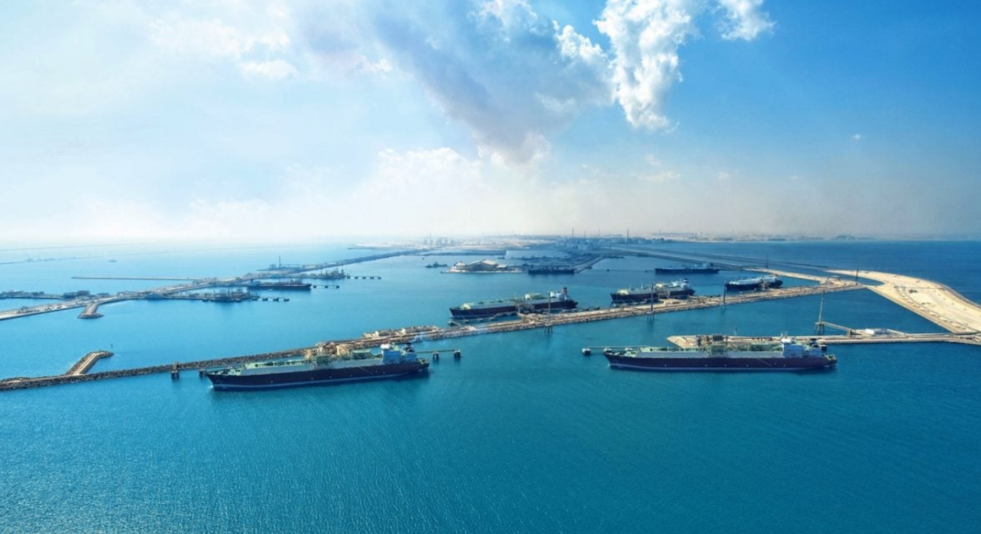 Qatari LNG Carrier Transits Strait of Hormuz for First Time